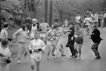 Kathrine Switzer 1967, primera mujer que participó en una maratón