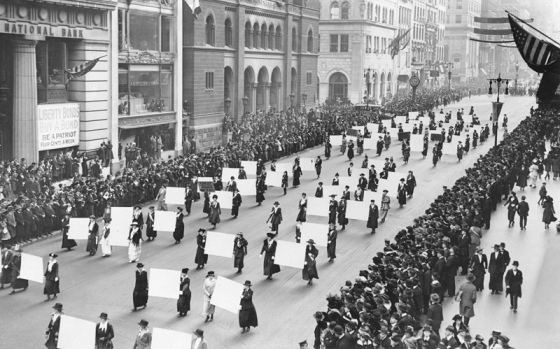 Manifestación a favor del derecho de la mujer a votar (Nueva York, 1917